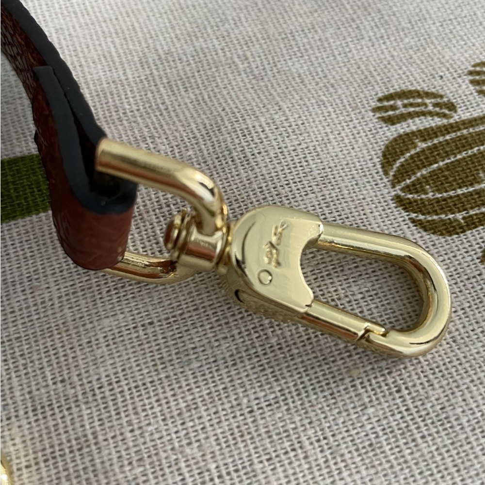 Longchamp Cream Woven Tote with Brown Horse Motif - Picture 9 of 11